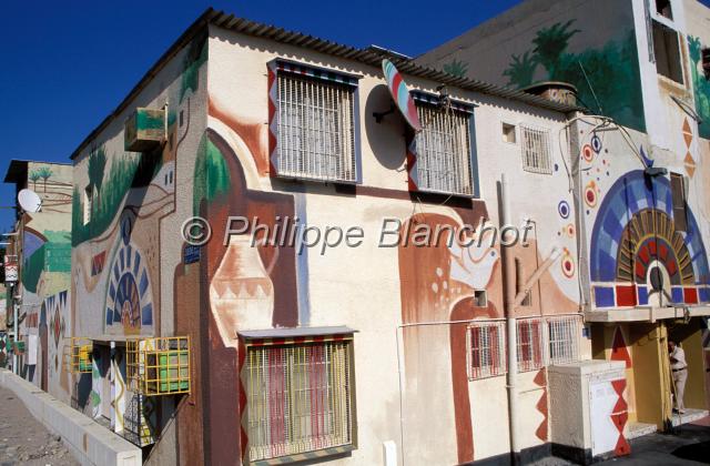 bahrein 16.JPG - Maisons peintes près du fort portugaisManamaBahrein